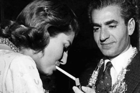 وقتی خزانه مملکت پای معشوقههای شاه میرفت وقتی خزانه مملکت پای معشوقههای شاه میرفت