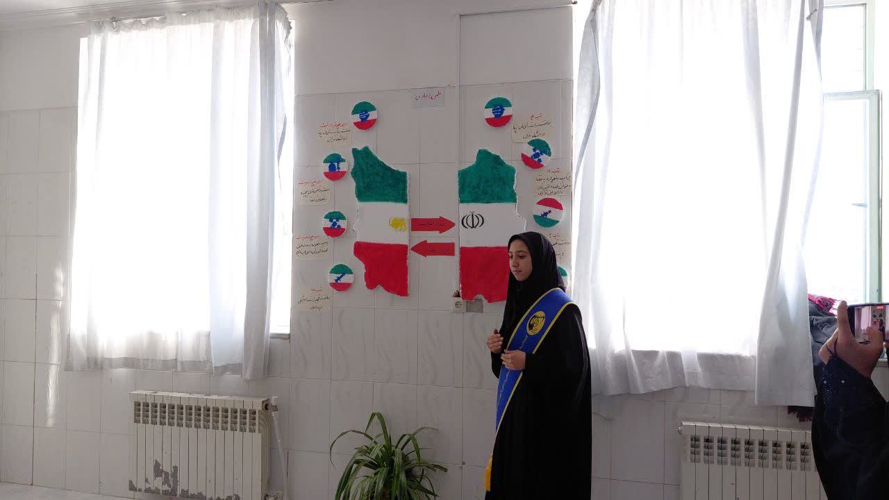 مدرسه انقلاب در ۲۵ مدرسه شهربابک برپا شد